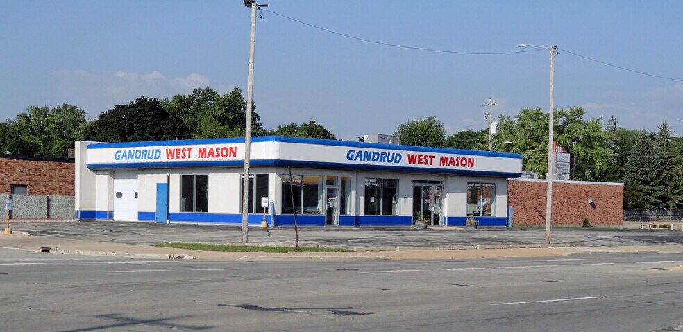 Primary Photo Of 1139 W Mason St, Green Bay Auto Dealership For Sale