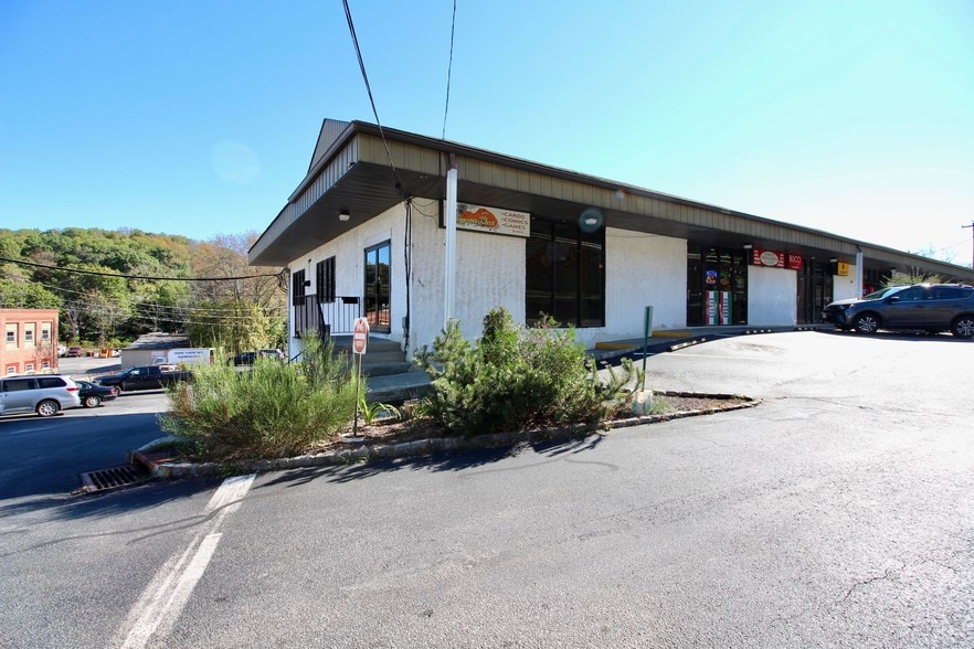 Primary Photo Of 55 Mill St, Newton Storefront Retail Office For Lease