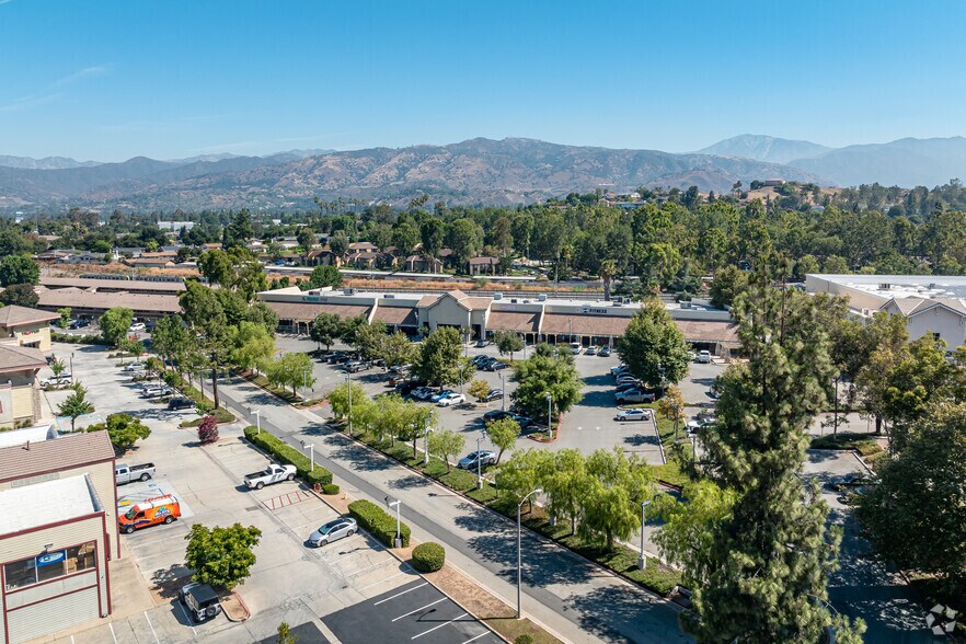 More Photos Of 186 Village Ct, San Dimas Storefront For Sale