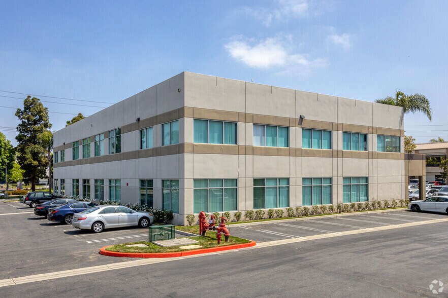 More Photos Of 5912 Bolsa Ave, Huntington Beach Loft Creative Space For Lease