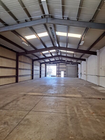 More Photos Of 1126 E Lincoln St, Banning Manufacturing For Lease