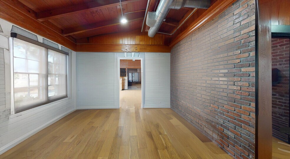 More Photos Of 3508 S Manhattan Ave, Tampa Health Club For Sale