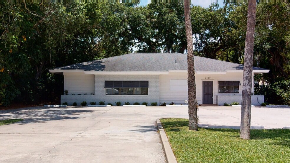 More Photos Of 2127 10th Ave, Vero Beach Office Residential For Sale