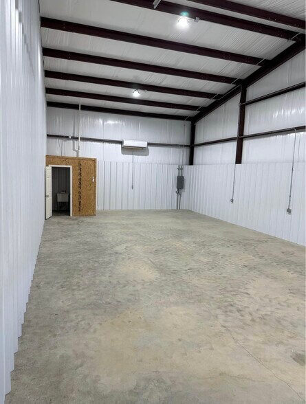 More Photos Of 12 Gifford Ln, Conway Light Distribution For Lease