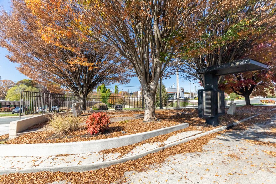 More Photos Of 2901 Candlers Mountain Rd, Lynchburg Fast Food For Sale