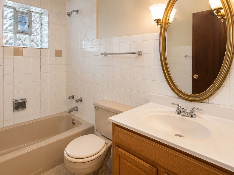 More Photos Of 358 Yates Ave, Calumet City Multifamily For Sale
