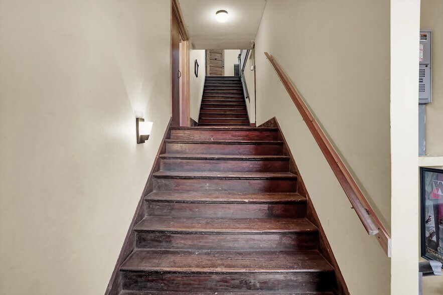 More Photos Of 111 S Walnut St, Edinburgh Theater Concert Hall For Sale