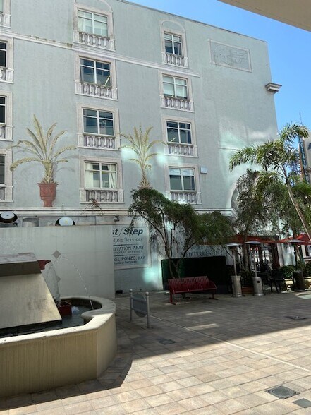 More Photos Of 1970 Main St, Sarasota Office For Lease