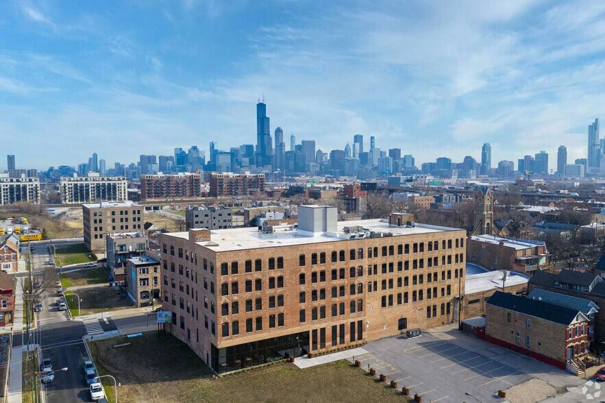 Primary Photo Of 924 W 19th Pl, Chicago Loft Creative Space For Lease