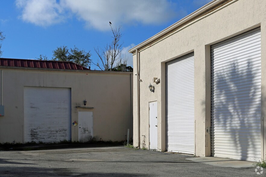 More Photos Of 6401 E Rogers Cir, Boca Raton Light Distribution For Lease