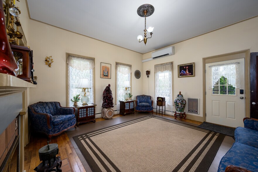 More Photos Of 236 SE Stephens St, Roseburg Hospitality For Sale