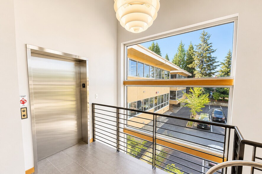 More Photos Of 630 6th St S, Kirkland Office For Lease