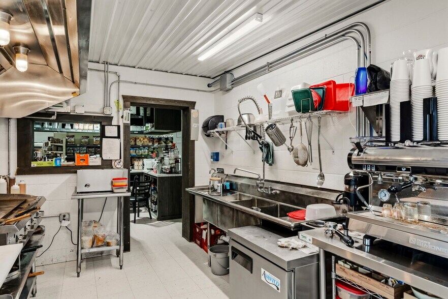 More Photos Of 4144 Pennsylvania 147 Hwy, Herndon Supermarket For Sale