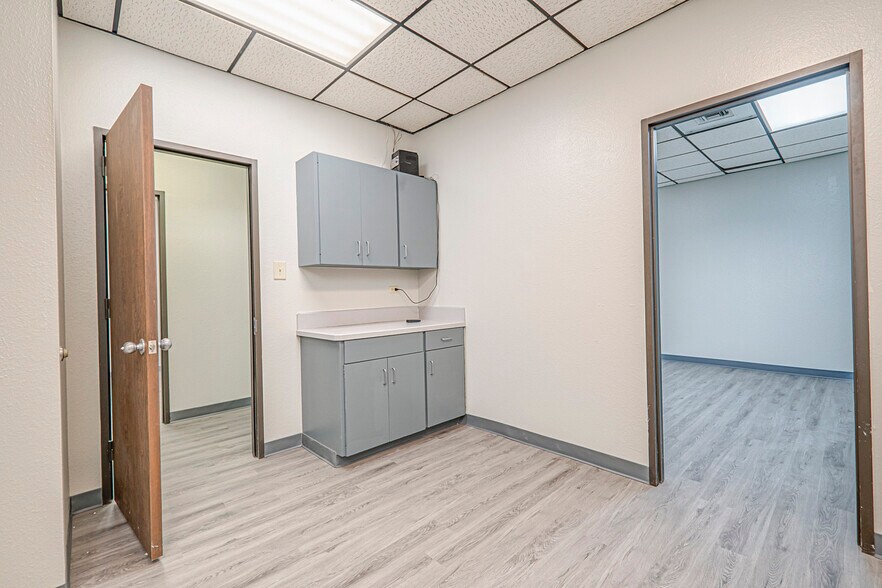 More Photos Of 2407 W Louisiana Ave, Midland Medical For Lease