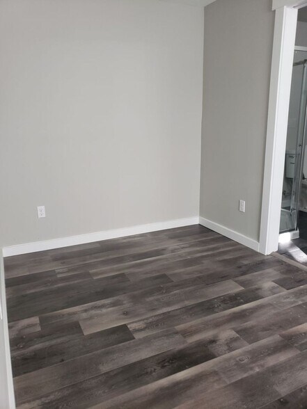 More Photos Of 612 NE Santiam Blvd, Mill City Multifamily For Sale