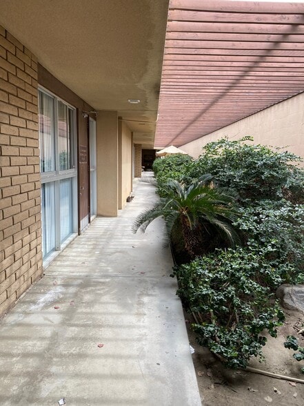 More Photos Of 45902 Oasis St, Indio Medical For Lease