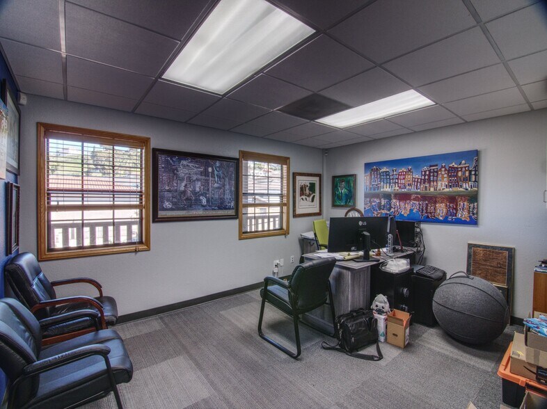 More Photos Of 2341 Jefferson St, San Diego Office For Lease