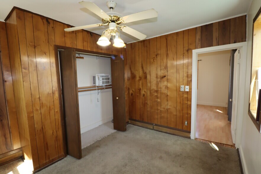 More Photos Of 22195 Highway 63, Grand View Storefront Retail Residential For Sale