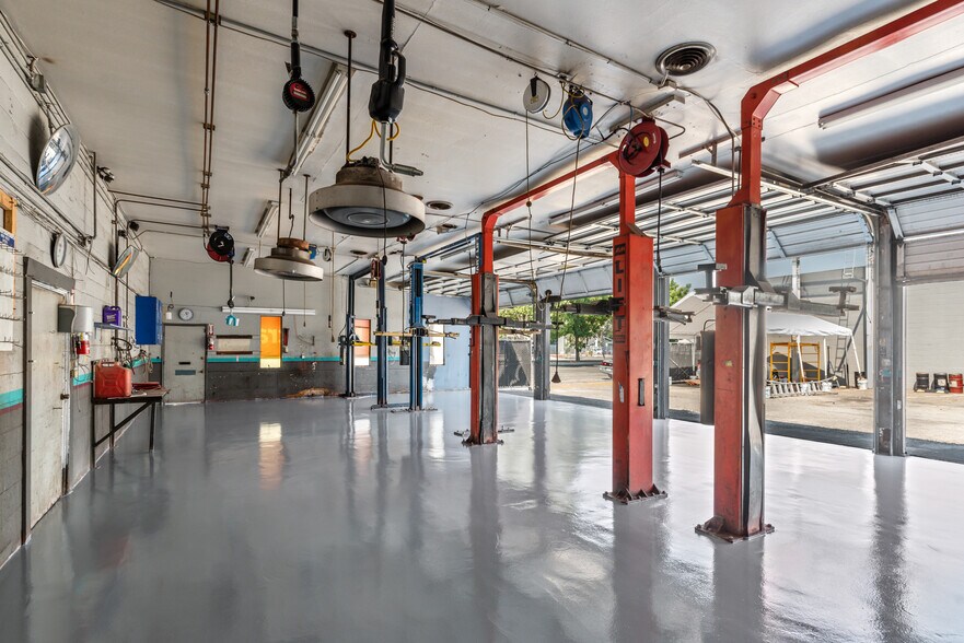 More Photos Of 422-438 S Bascom Ave, San Jose Auto Repair For Sale