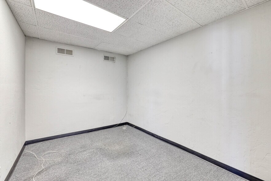 More Photos Of 17772 Irvine Blvd, Tustin Office For Lease