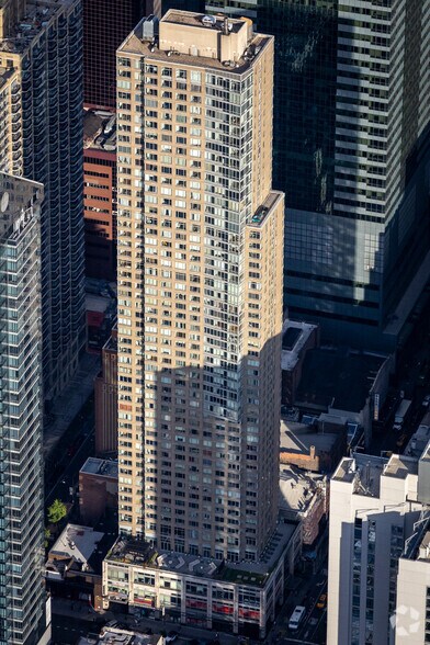 More Photos Of 780 8th Ave, New York Apartments For Lease