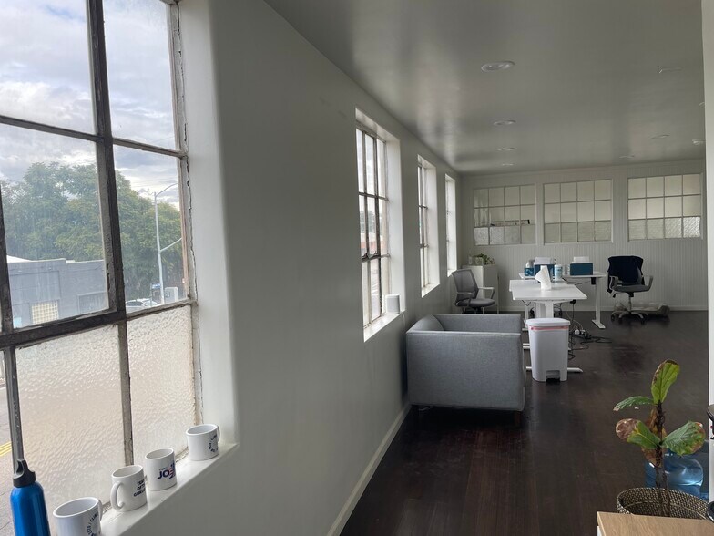 More Photos Of 4606-4620 W Jefferson Blvd, Los Angeles Warehouse For Lease