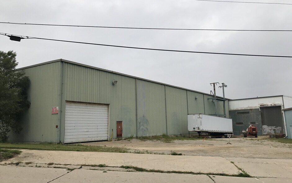 More Photos Of 315 W Mill St, Beaver Dam Manufacturing For Lease