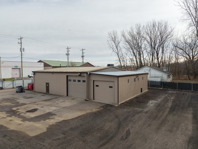 More Photos Of 1245 Memory Ln, Columbus Warehouse For Lease