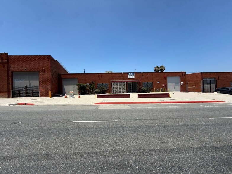Primary Photo Of 13413 S Broadway, Los Angeles Manufacturing For Sale