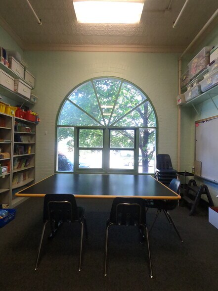 More Photos Of 260 Edmund Ave, Saint Paul Schools For Lease