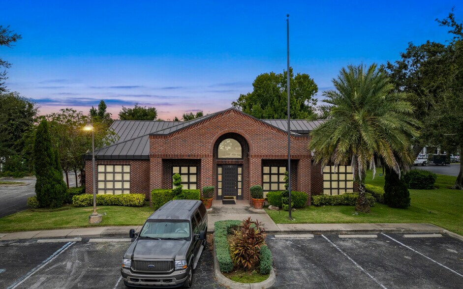 Primary Photo Of 1121 1st St S, Winter Haven Medical For Sale