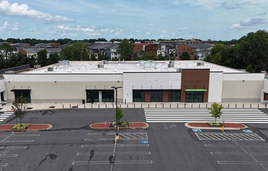 Primary Photo Of 5430 W Broad St, Richmond Freestanding For Lease