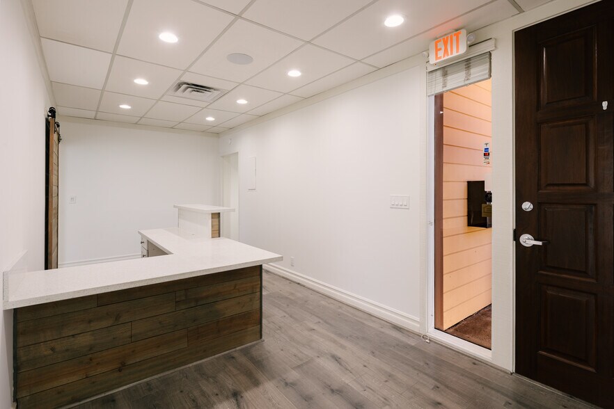 More Photos Of 2505 Canada Blvd, Glendale Office For Lease