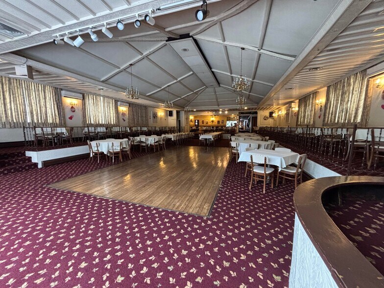 More Photos Of 17089 Boot Jack Rd, Ridgway Hotel For Sale