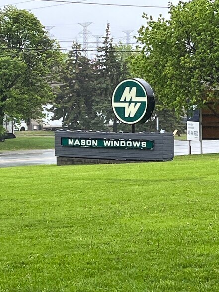 More Photos Of 913 Brock Rd, Pickering Warehouse For Lease