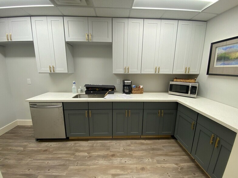 More Photos Of 186 N Palafox St, Pensacola Coworking Space