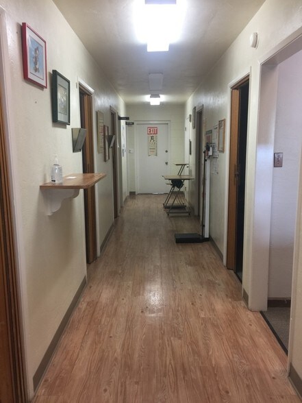 More Photos Of 4174 Ashby Ct, Shasta Lake Medical For Lease