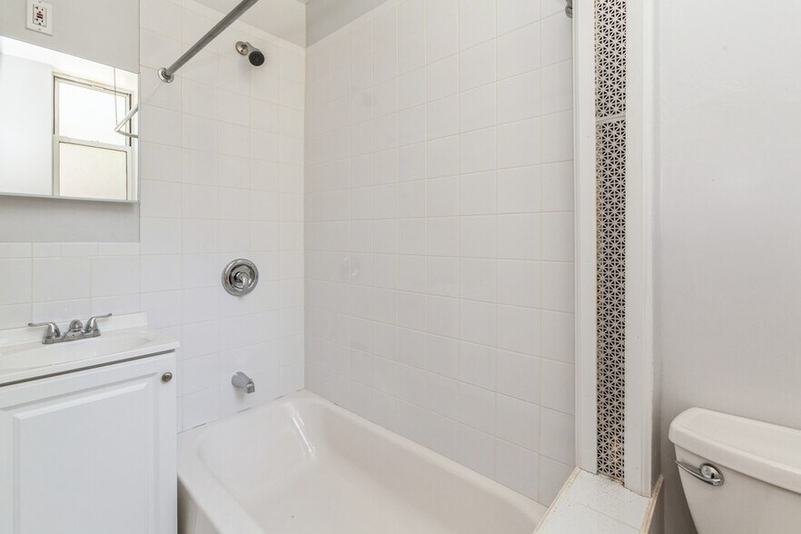 More Photos Of 4132 53rd St, Woodside Apartments For Sale