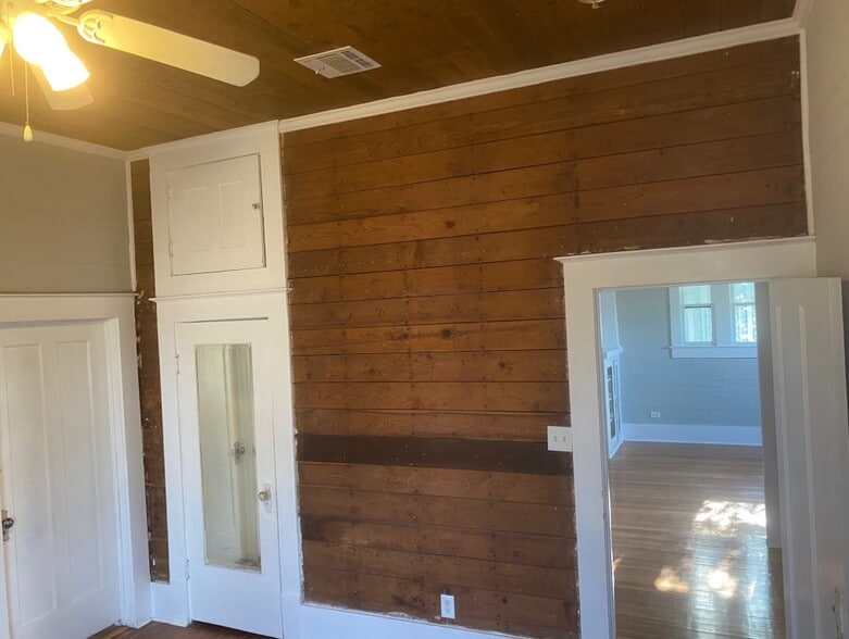 More Photos Of 1502 Buena Vista Rd, San Antonio Loft Creative Space For Sale