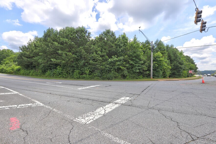 More Photos Of 1299 W Wylie Bridge Rd, Woodstock Land For Lease