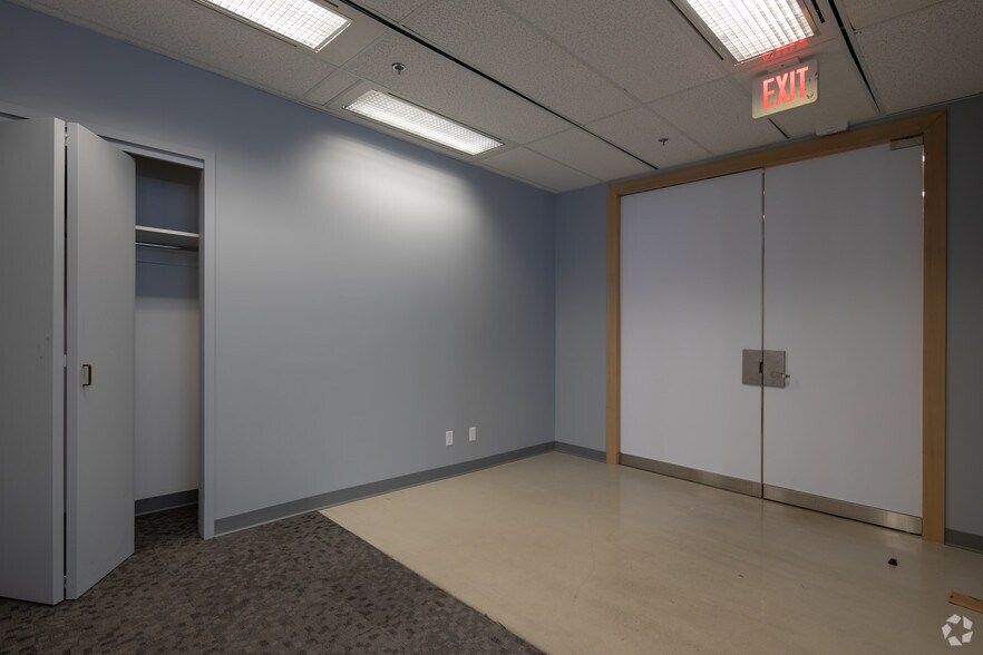 More Photos Of 609 Granville St, Vancouver Office For Lease
