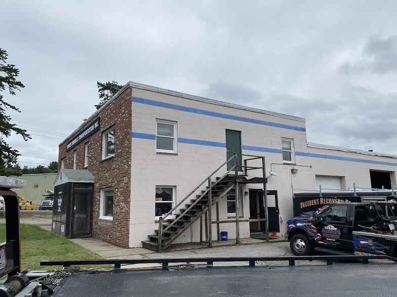 More Photos Of 1 Howe Dr, Amherst Warehouse For Sale