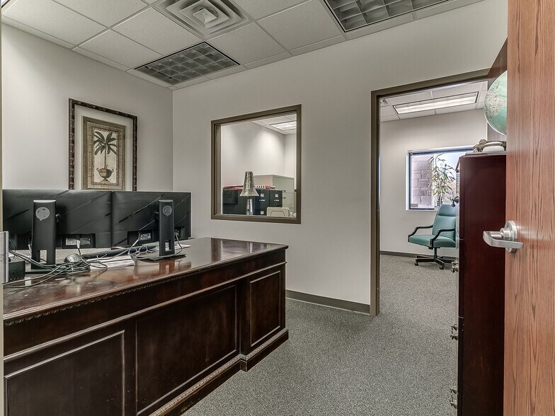 More Photos Of 9802 N Morgan Rd, Yukon Office For Sale