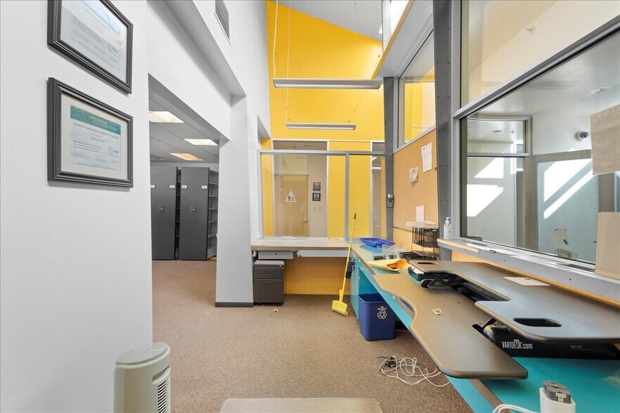 More Photos Of 482 W MacArthur Blvd, Oakland Medical For Sale