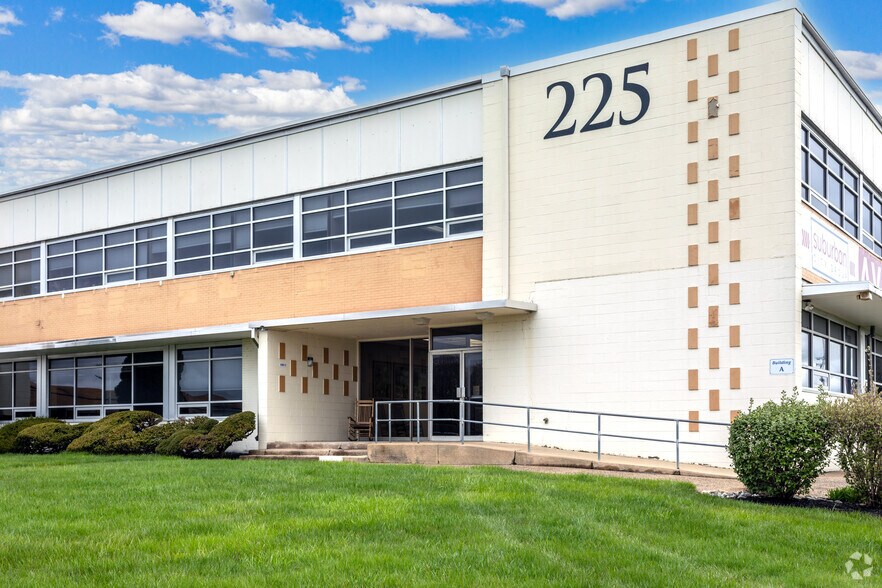 More Photos Of 225 Lincoln Hwy, Fairless Hills Warehouse For Lease