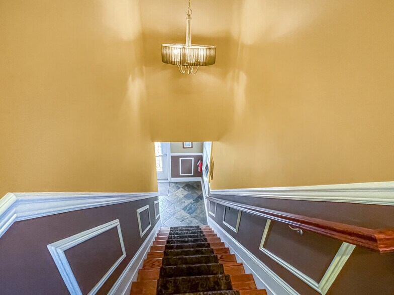 More Photos Of 146 Maple Ave, New City Office For Sale