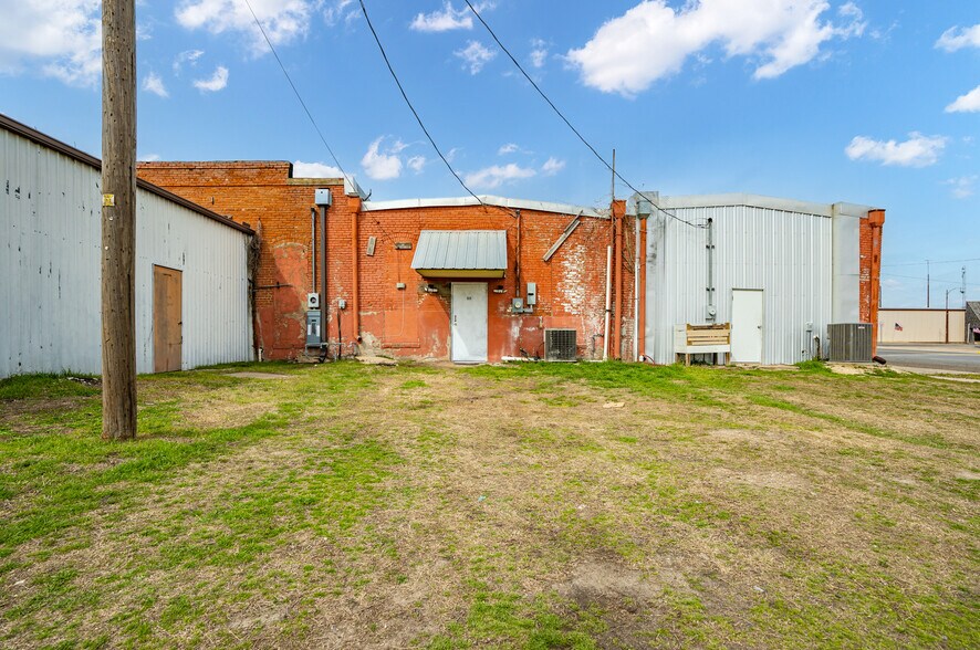 More Photos Of 103 W Main St, Itasca Storefront Retail Office For Sale