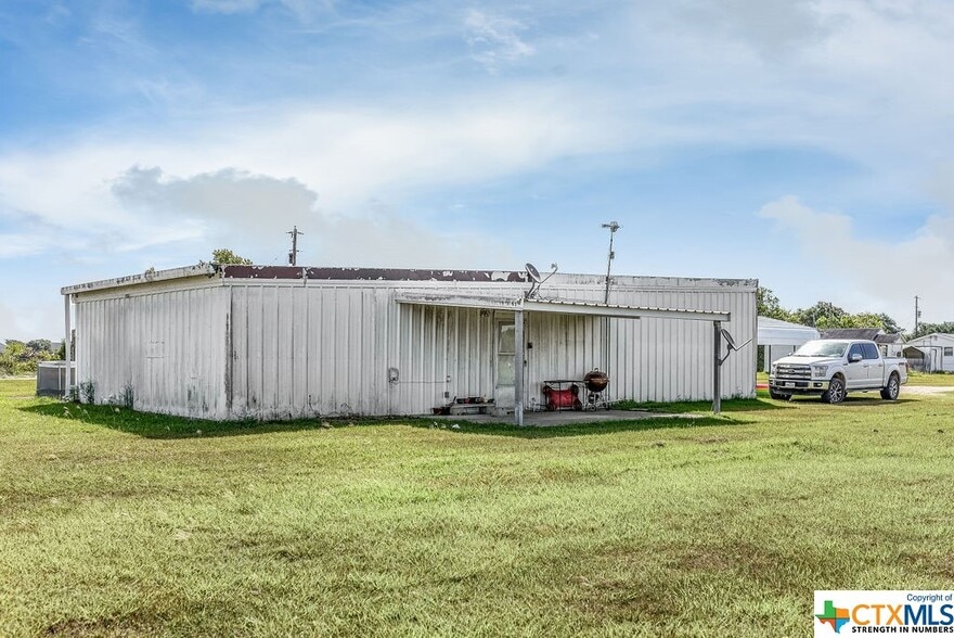 More Photos Of 116 Danny Ln, Port Lavaca Trailer Camper Park For Sale