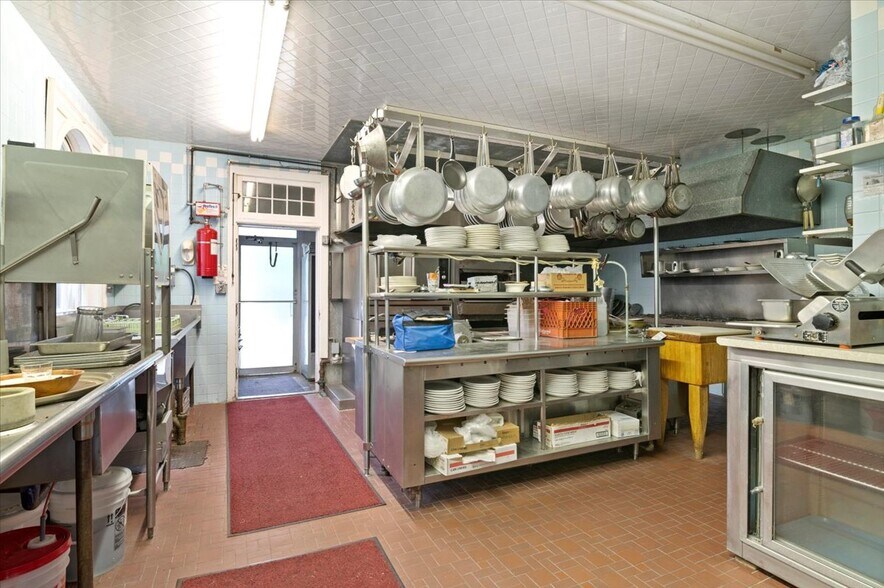 More Photos Of 2255 Ballston Ave, Saratoga Springs General Retail For Sale