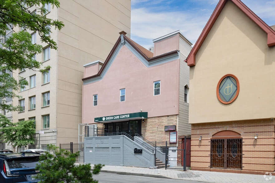 Primary Photo Of 9021 160th St, Jamaica Storefront Retail Office For Lease